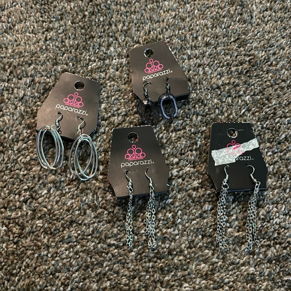 4 pairs of dangle earrings